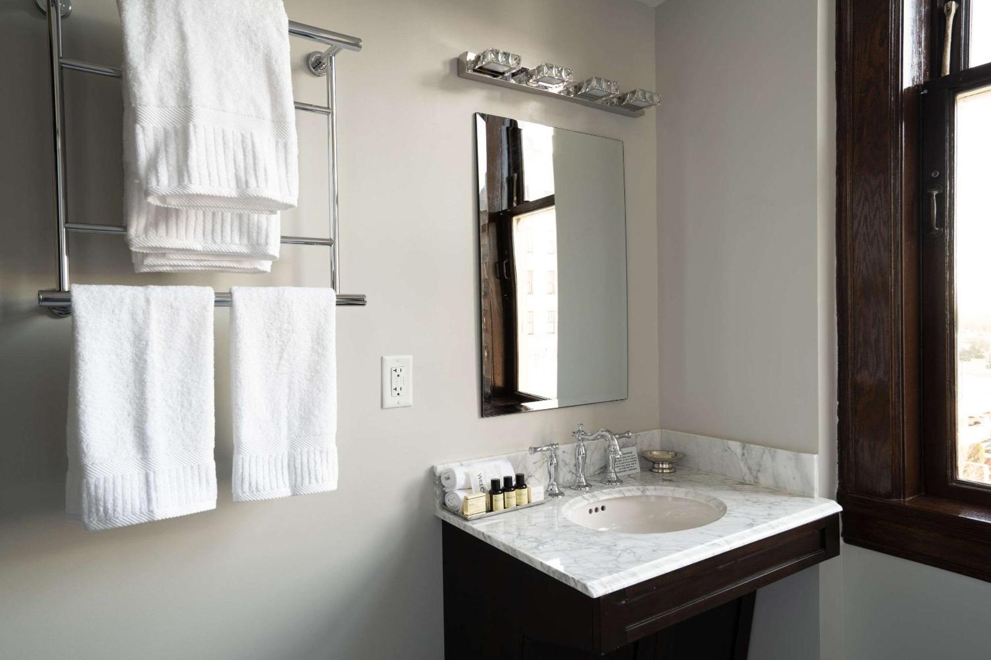 The Esquire Hotel Downtown Gastonia, Ascend Hotel Collection المظهر الخارجي الصورة